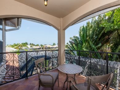 Marco Island Luxury Villa 4 Bedrooms Sleeps 8 Walk to Beach